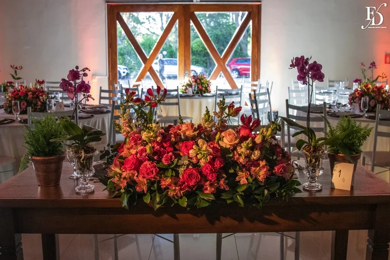 mesa dos noivos no sítio da figueira