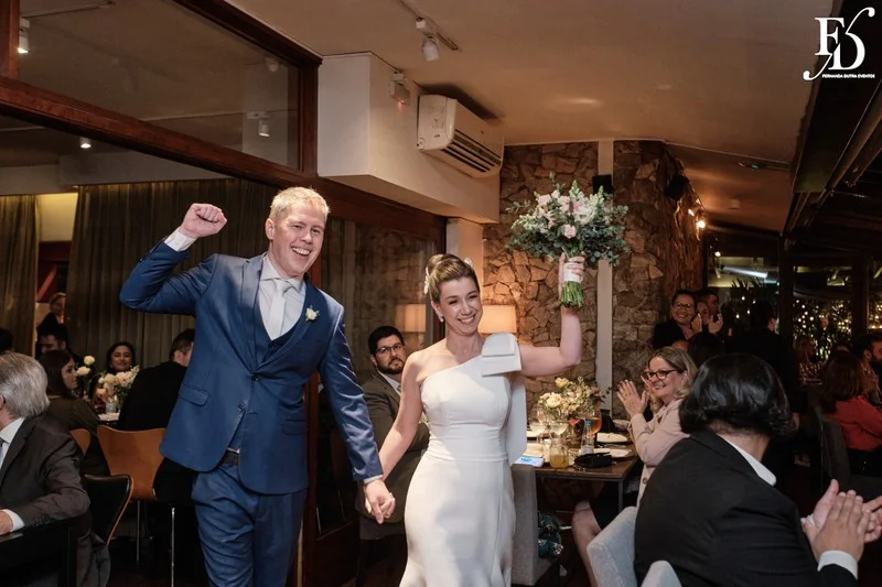casamento mini-wedding realizado no Le Bistrot Gourmet em Porto Alegre com projeto de decoração delicado, romântico e elegante em tons pastéis