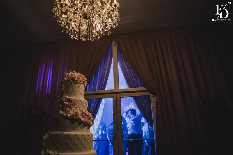 casamento com cerimônia no salão da casa vetro em porto alegre com decoração sofisticada luxuosa requintada com inspiração francesa por life eventos especiais cerimonialista em porto alegre especializada em casamento