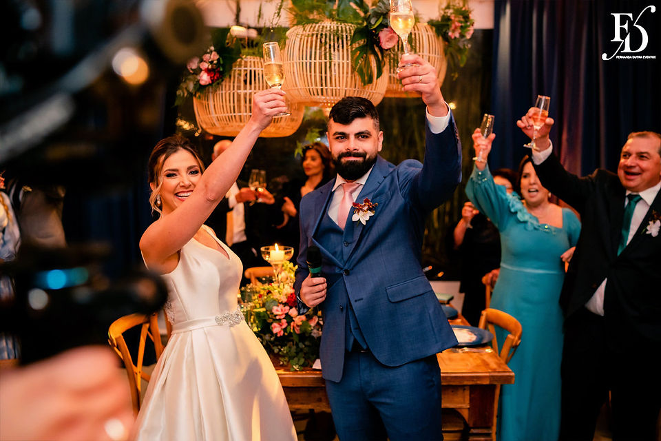 casamento com cerimônia ao ar livre em Porto Alegre realizado na Casa da Figueira, com decoração em tons de azul royal, estilo boho-chic, com toques botânicos, por Life Eventos Especiais - Fernanda Dutra e Ittalo Reis cerimonialistas em Porto Alegre