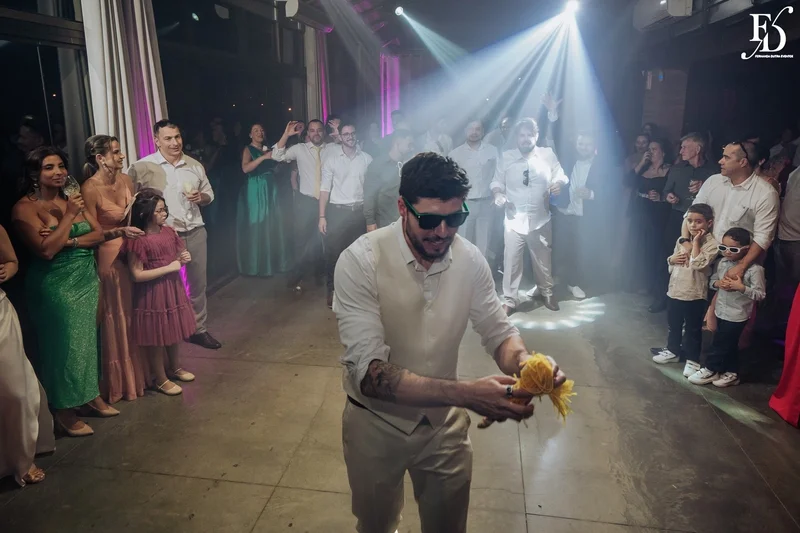 casamento no espaço paraíso em porto alegre cerimônia ao ar livre com decoração minimalista clean e delicada estilo pinterest por life eventos especiais