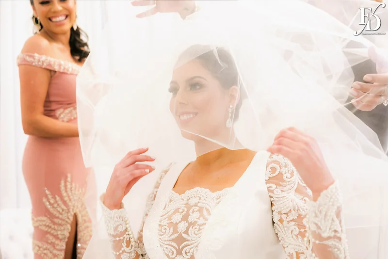 casamento com cerimônia na igreja santa teresinha do menino jesus e festa e recepção na casa vetro em Porto Alegre com organização e cerimonial de fernanda dutra da life eventos especiais cerimonialista em porto alegre