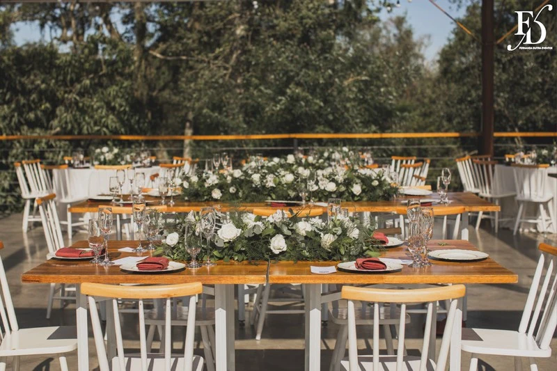 casamento boho chique wedding realizado na casa na chácara em porto alegre com decoração em rosé e marsala por life eventos especiais assessoria e cerimonial de casamento em porto alegre mesas convidados