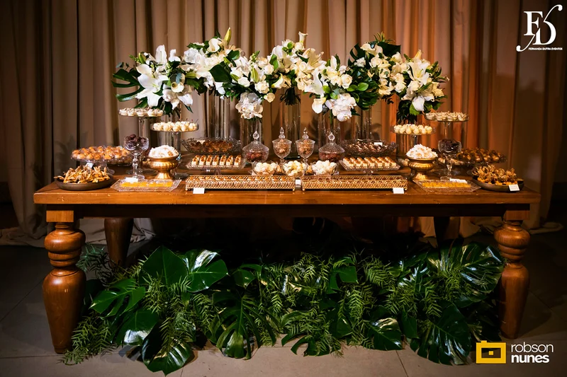 casamento com cerimônia e recepção no party room em porto alegre com projeto de decoração elegante e sofisticado em verde e branco estilo greenery por life eventos especiais cerimonial conduzido por fernanda dutra cerimonialista