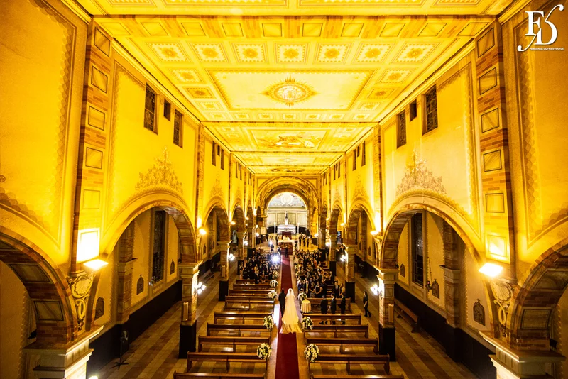 casamento com cerimônia na igreja santa teresinha do menino jesus e festa e recepção na casa vetro em Porto Alegre com organização e cerimonial de fernanda dutra da life eventos especiais cerimonialista em porto alegre