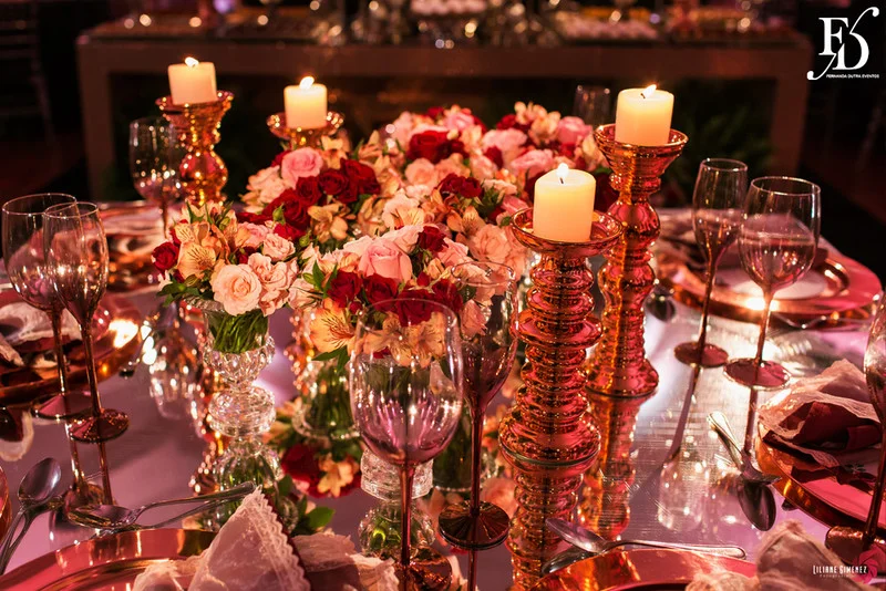 casamento com cerimônia na igreja santa teresinha da josé bonifácio em porto alegre e santissimo sacramento e recepção no salão dos espelhos do clube do comércio na andradas por life eventos especiais com decoração elegante sofisticada e luxuosa em porto alegre assessoria e cerimonial de eventos