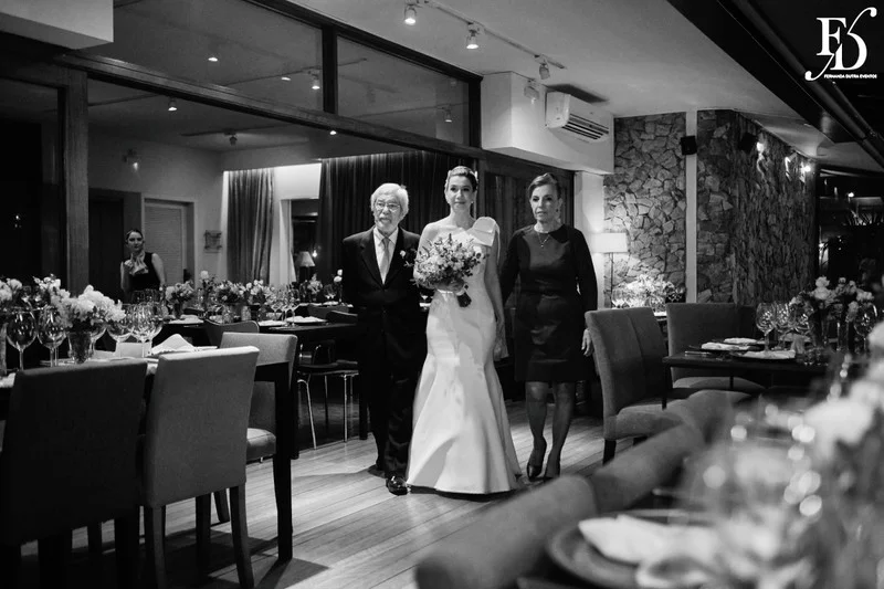 casamento mini-wedding realizado no Le Bistrot Gourmet em Porto Alegre com projeto de decoração delicado, romântico e elegante em tons pastéis