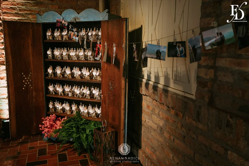 casamento diurno realizado em porto alegre rs no alto da capela por life eventos especiais cerimonialista wedding planner especializada em casamentos de alto padrão em porto alegre decoração boho chic botânica em tons de nude rosa e verde por life eventos especiais