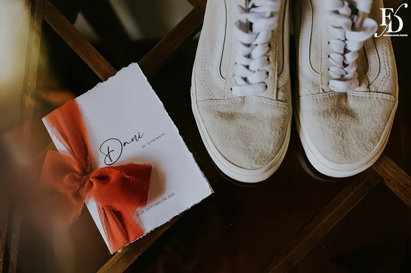 casamento divertido e animado na casa na chácara, em porto alegre; um casal jovem, despojado, que queria celebrar esse momento com um rodízio de pizza - casamento com pizza - decoração estilo boho wedding em tons terrosos cerimonial de life eventos especiais