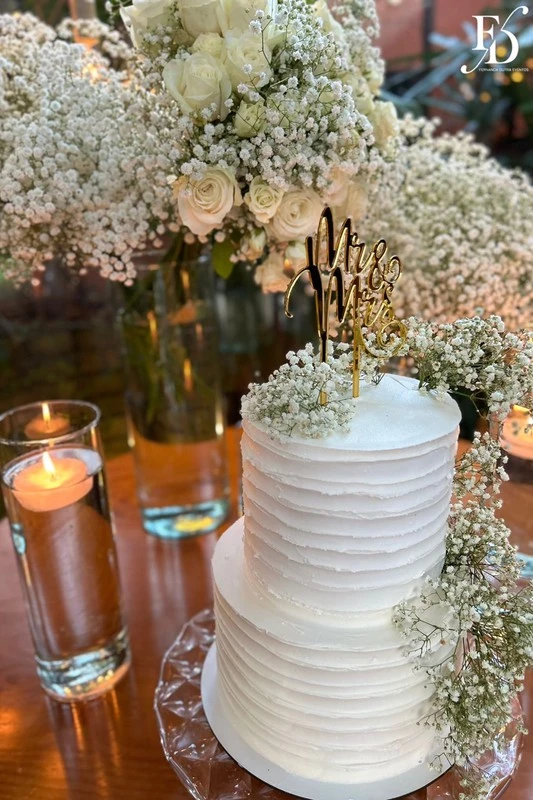 casamento com estética "old money" realizado no le bistrot gourmet em porto alegre por life eventos especiais mini-wedding casamento porto alegre