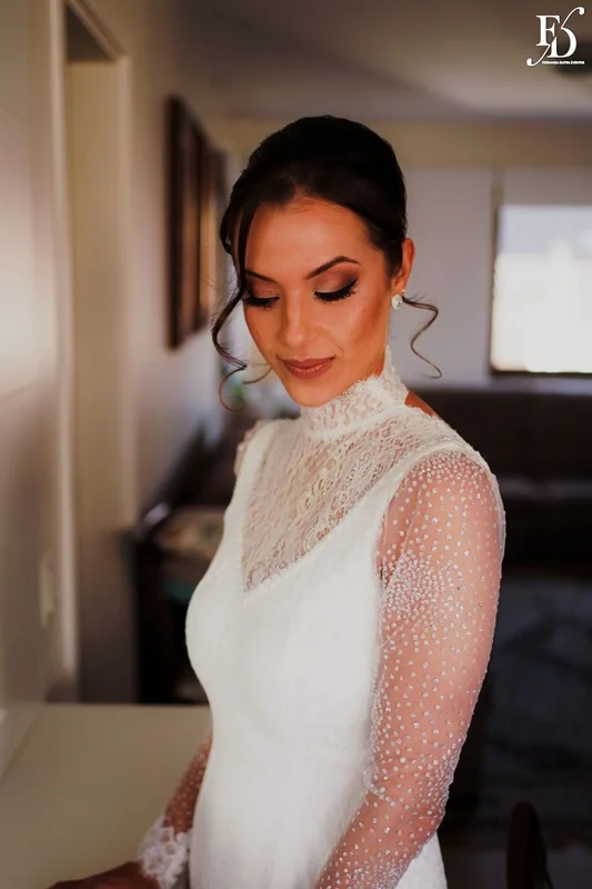 casamento com cerimônia na igreja sagrado coração de jesus em porto alegre e recepção elegante e intimista no le bistrot gourmet com decoração em verde, branco e prata