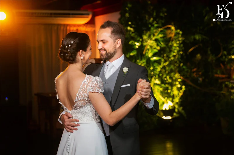 casamento a beira do rio guaiba em porto alegre no clube veleiros do sul com decoração botânica greenery sofisticada moderna e elegante por life eventos especiais assessoria e cerimonial de casamento em porto alegre casamentos de luxo