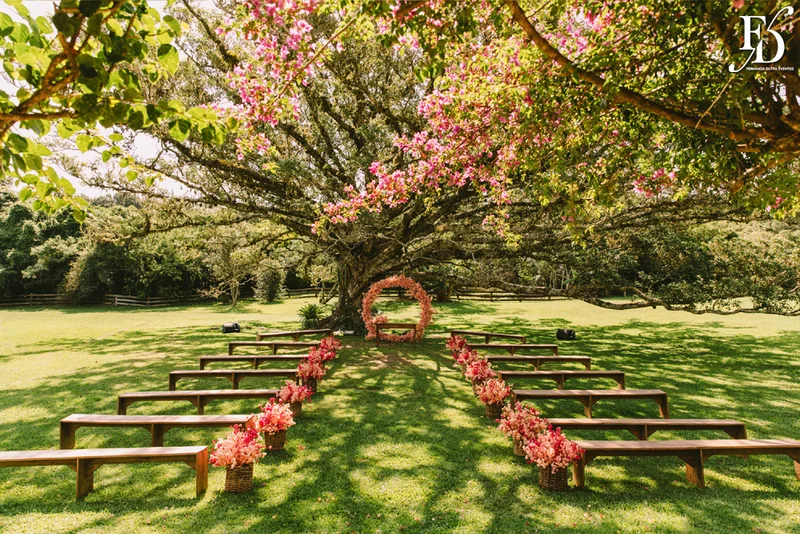 casamento no campo na querência ao ar livre em porto alegre no alto da capela cerimônia e recepção com decoração simples rústico boho-chic por life eventos especiais assessoria para noivas e casamentos em porto alegre