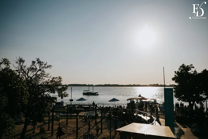 casamento realizado com almoço no le bistrot gourmet em porto alegre e após o almoço celebração de casamento no eat kitchen embarcadero com uma vista fantástica do rio guaíba um por-do-sol de cinema por life eventos especiais