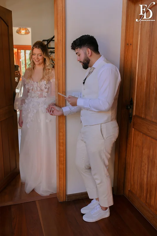 casamento divertido e animado na casa na chácara, em porto alegre; um casal jovem, despojado, que queria celebrar esse momento com um rodízio de pizza - casamento com pizza - decoração estilo boho wedding em tons terrosos cerimonial de life eventos especiais