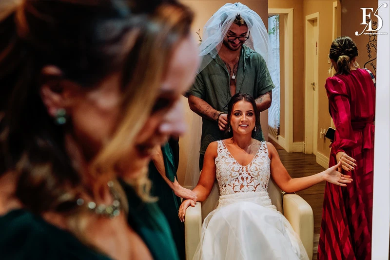 casamento judaico realizado no sítio da figueira em porto alegre com decoração exuberante botânica tropical festa linda com passarela de espelho cerimônia de casamento ao ar livre por life eventos especiais cerimonialista em porto alegre organização de casamentos