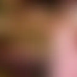 Flávia Fochesato com vestido rosa em sua festa de 15 anos no Salão Imperatriz, em Porto Alegre