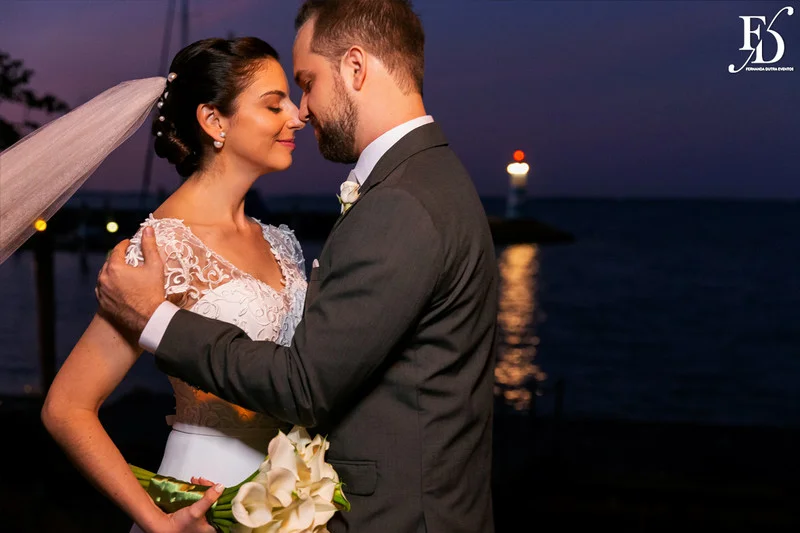 casamento a beira do rio guaiba em porto alegre no clube veleiros do sul com decoração botânica greenery sofisticada moderna e elegante por life eventos especiais assessoria e cerimonial de casamento em porto alegre casamentos de luxo