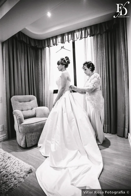 casamento com cerimônia na igreja nossa senhora da conceição igreja matriz de são leopoldo e festa no espaço tao em novo hamburgo com decoração outonal em tons terrosos marsala laranja e amarelo num projeto luxuoso sofisticado e elegante por fernanda dutra cerimonialista em porto alegre por life eventos especiais