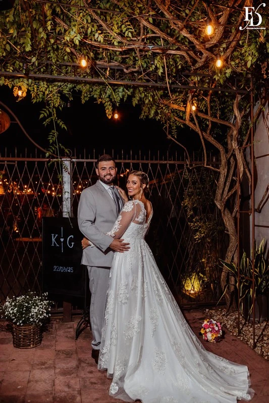 casamento mini-wedding realizado no lá nos fundos em porto alegre restaurante puppi baggio com decoração boho minimalista em verde e branco festa animada e descontraída com cerimonial de life eventos especiais cerimonialista de casamento em porto alegre 