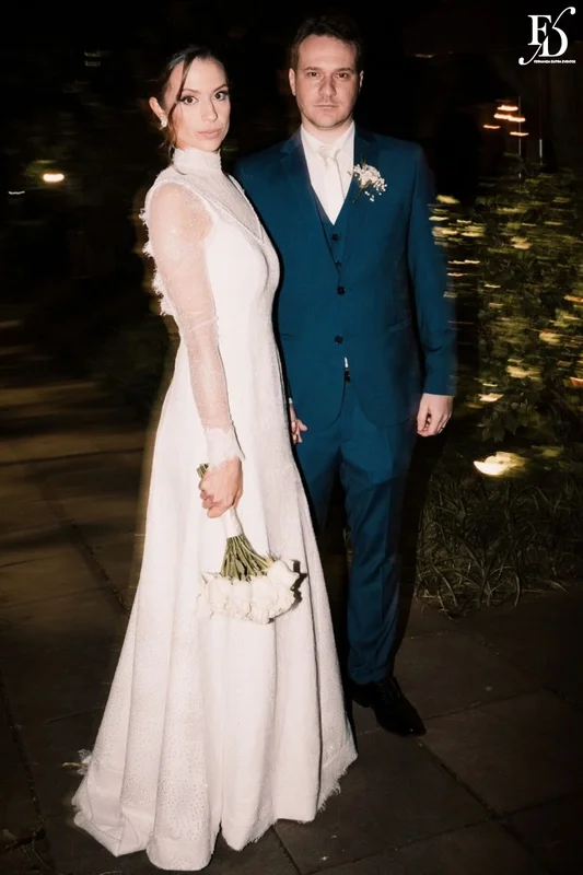 casamento com cerimônia na igreja sagrado coração de jesus em porto alegre e recepção elegante e intimista no le bistrot gourmet com decoração em verde, branco e prata