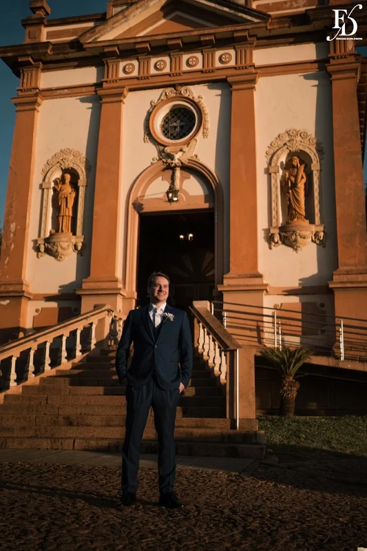 casamento com cerimônia na igreja sagrado coração de jesus em porto alegre e recepção elegante e intimista no le bistrot gourmet com decoração em verde, branco e prata