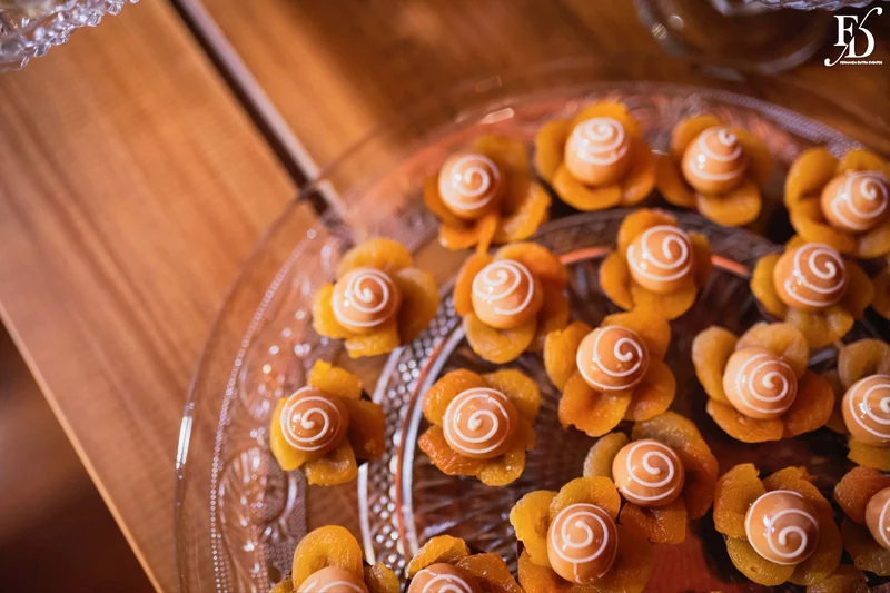 festa de formatura em medicina realizada no salão boa vista da associação leopoldina juvenil em porto alegre com decoração verde e branco e animação da banda os calamares