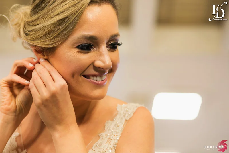 casamento com cerimônia na casa vetro em porto alegre e cerimônia na igreja cristo bom pastor com decoração clean clássica sofisticada e contemporânea em branco verde prataria e cristais por life eventos esepciais cerimonialista wedding planner em porto alegre