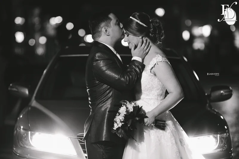 casamento com cerimônia na igreja centenária nossa senhora da conceição em porto alegre e recepção no clássico clube do comércio no salão dos espelhos com decoração clássica luxuosa e estilo imperial por life eventos especiais assessoria e cerimonial para casamento em porto alegre