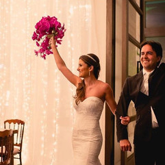 casamento com cerimônia na catedral basílica são luiz gonzaga em novo hamburgo e recepção no espaço tao com decoração clássica simples com muitas luzinhas por life eventos especiais cerimonialista de casamento em porto alegre