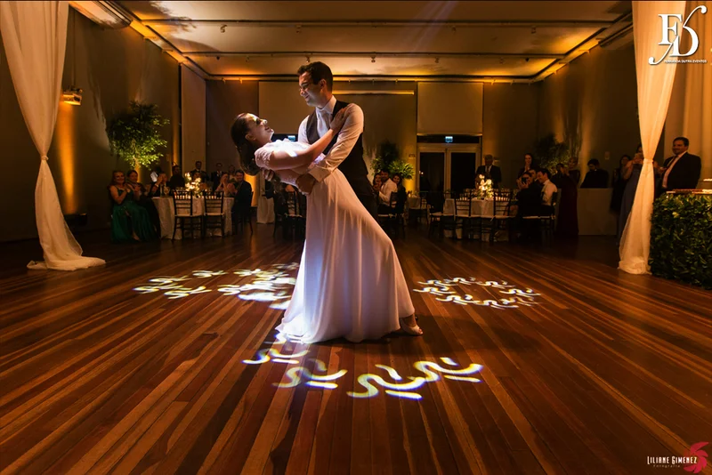 casamento destination wedding com cerimônia e festa na casa vetro em porto alegre com a cerimônia re