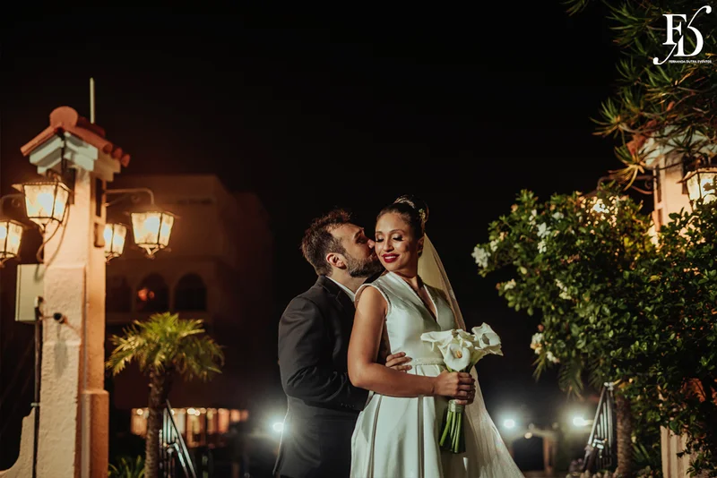 casamento com cerimônia e recepção realizados no salão imperatriz da associação leopoldina juvenil em porto alegre com decoração clássica em verde branco e prato por life eventos especiais assessoria de eventos em porto alegre