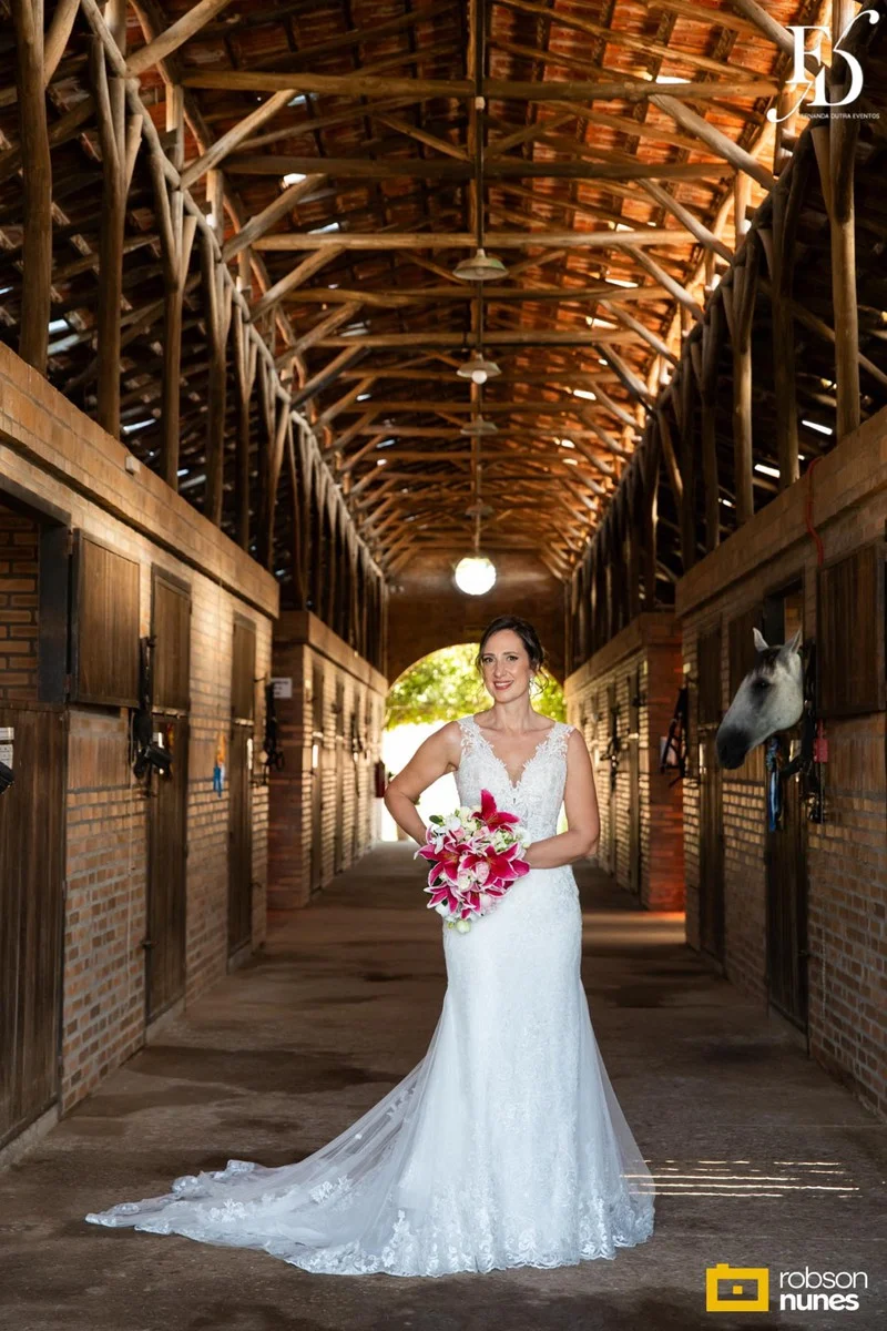 casamento destination wedding no Espaço Paraíso em Porto Alegre Alvorada Viamão noivo americano e noiva brasileira equipe bilingue de cerimonial evento com decoração romântida elegante e sofisticada em tons de rosa