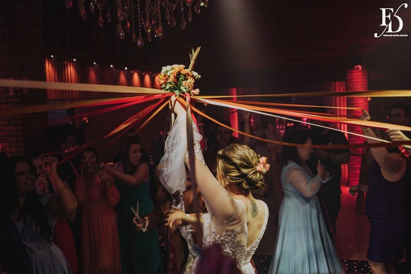 casamento no espaço paraiso em porto alegre viamão alvorada com decoração moderna boho rustico-chic em tons terrosos por life eventos especiais