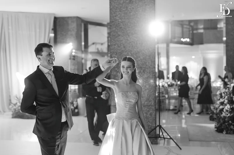 valsa com o pai festa de 15 anos na praça dos fundadores do grêmio náutico união GNU