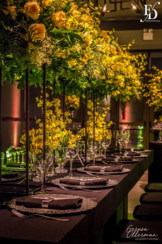 casamento com cerimônia na igreja são josé la salle em canoas rs e recepção na lalux casa de festas com decoração moderna sofisticada elegante em amarelo cinza e preto por life eventos especiais assessoria e organização de casamentos em porto alegre