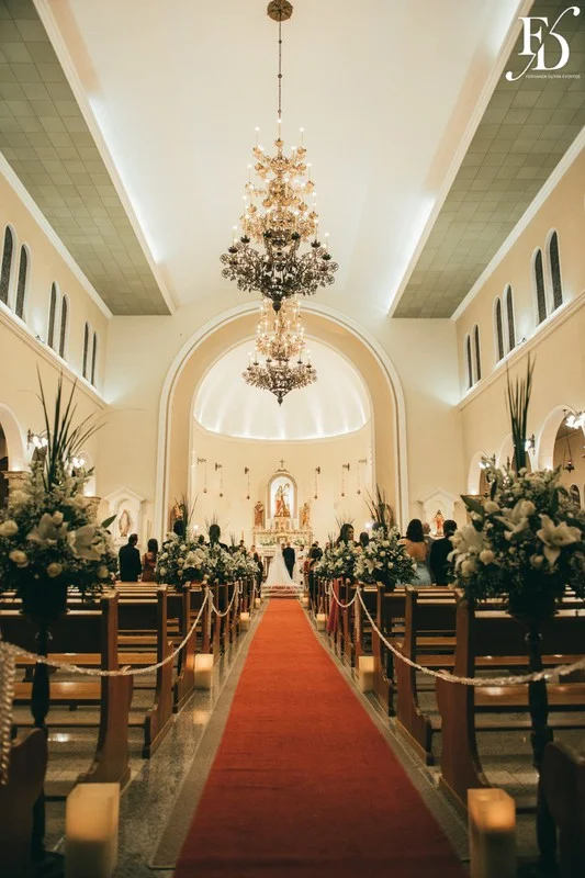 casamento realizado na igreja santa cecília em porto alegre e recepção no le bistrot gourmet com decoração colorida vibrante tropical por life eventos especiais cerimonialista de casamento em porto alegre
