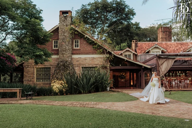 casamento no alto da capela em porto alegre com decoração elegante sofisticada delicada em verde e branco por life eventos especiais cerimônia ao ar livre