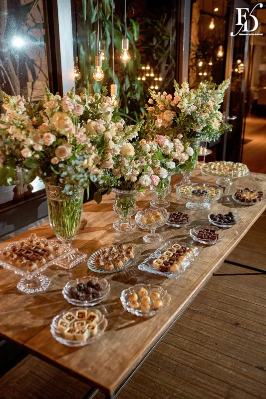 casamento mini-wedding realizado no Le Bistrot Gourmet em Porto Alegre com projeto de decoração delicado, romântico e elegante em tons pastéis