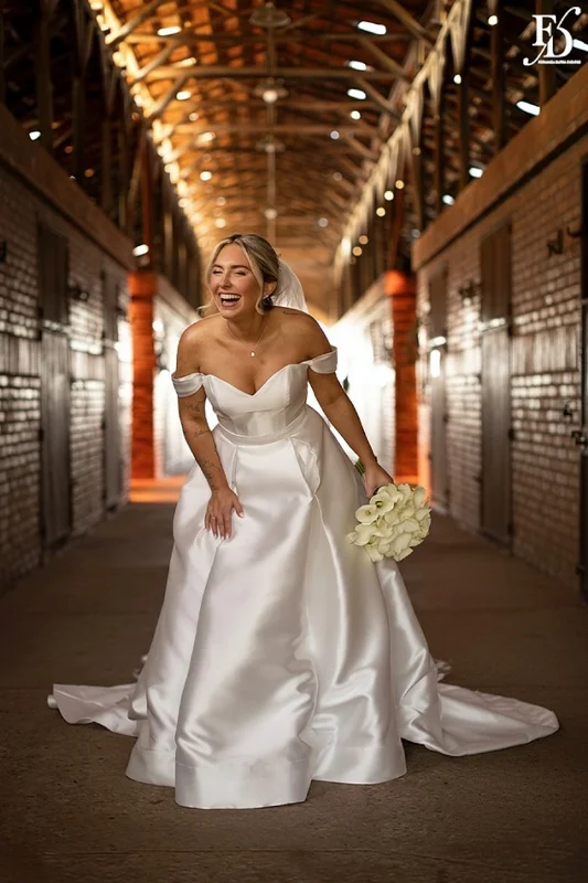 first look da noiva com as madrinhas no espaço paraíso em porto alegre