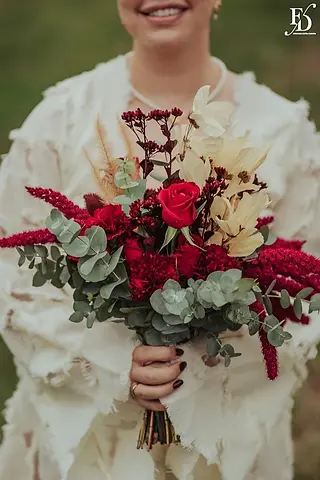 casamento organizado por life eventos especiais na estância das oliveiras em viamão com decoração campeira rústica e minimalista para um casal autêntico e cheio de personalidade