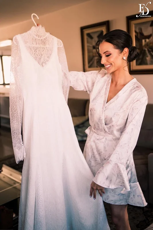 casamento com cerimônia na igreja sagrado coração de jesus em porto alegre e recepção elegante e intimista no le bistrot gourmet com decoração em verde, branco e prata