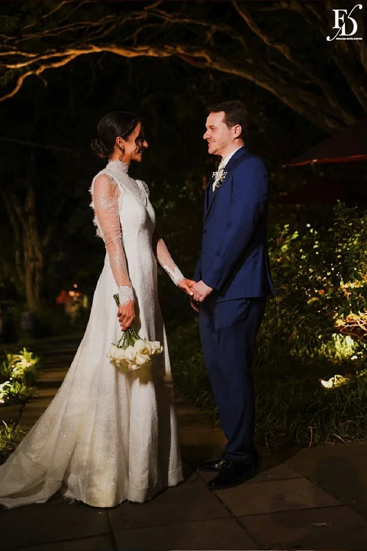 casamento com cerimônia na igreja sagrado coração de jesus em porto alegre e recepção elegante e intimista no le bistrot gourmet com decoração em verde, branco e prata