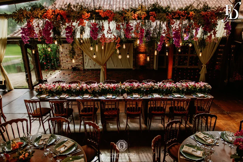 casamento diurno realizado em porto alegre rs no alto da capela por life eventos especiais cerimonialista wedding planner especializada em casamentos de alto padrão em porto alegre decoração boho chic botânica em tons de nude rosa e verde por life eventos especiais
