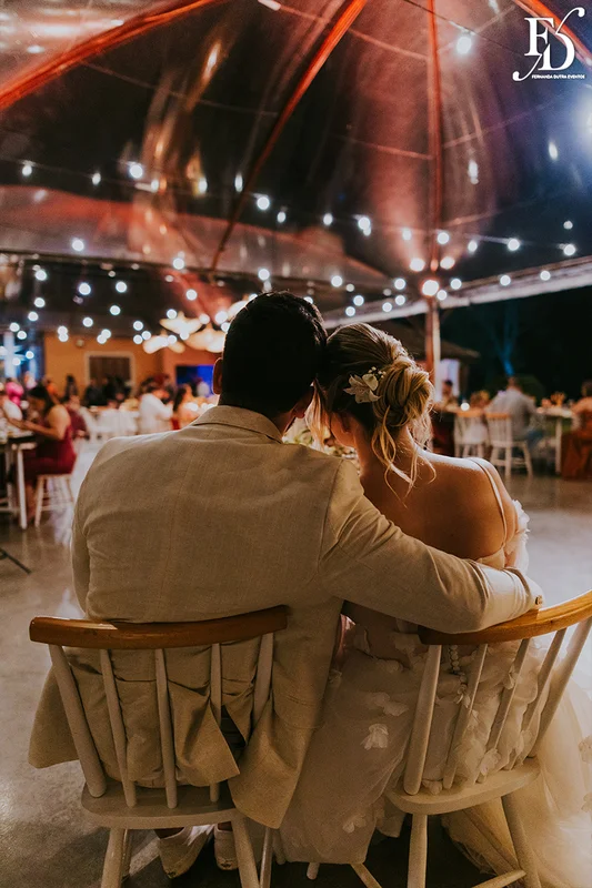 casamento divertido e animado na casa na chácara, em porto alegre; um casal jovem, despojado, que queria celebrar esse momento com um rodízio de pizza - casamento com pizza - decoração estilo boho wedding em tons terrosos cerimonial de life eventos especiais