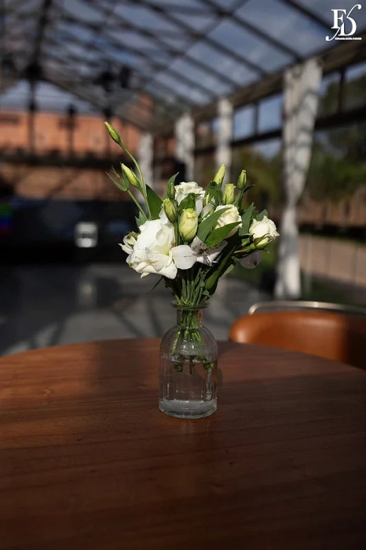 casamento no espaço paraíso em porto alegre com decoração moderna azul branco e verde estilo botânico