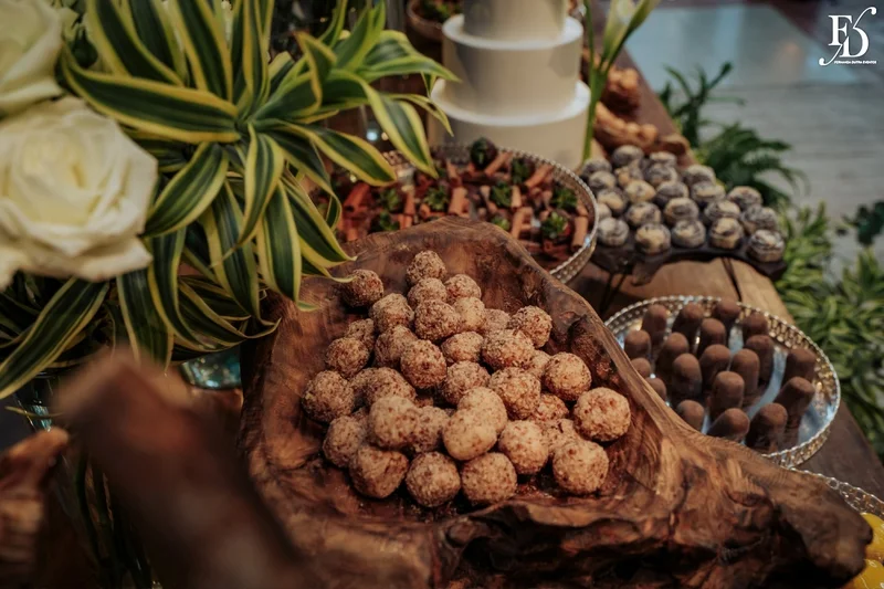 casamento no alto da capela em porto alegre com decoração elegante sofisticada delicada em verde e branco por life eventos especiais 