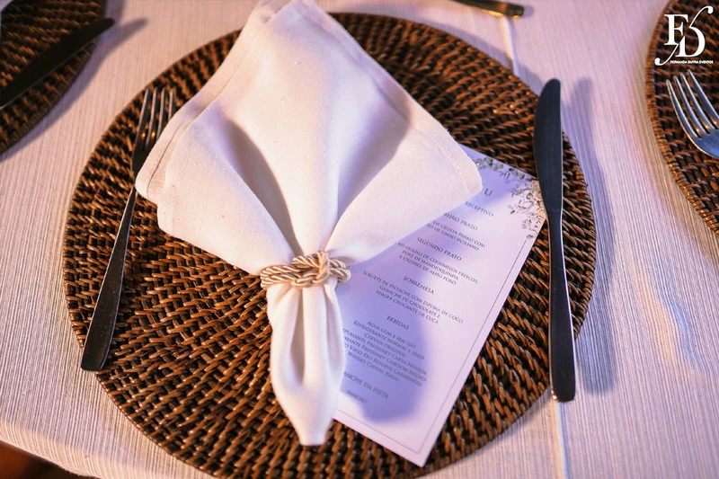 casamento diurno estilo europeu realizado no alto da capela em porto alegre no formato destination wedding com organizacao de life eventos especiais casamento de luxo em porto alegre com decoração luxuosa e clássica