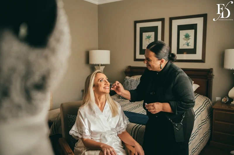 casamento realizado na igreja santa cecília em porto alegre e recepção no le bistrot gourmet com decoração colorida vibrante tropical por life eventos especiais cerimonialista de casamento em porto alegre