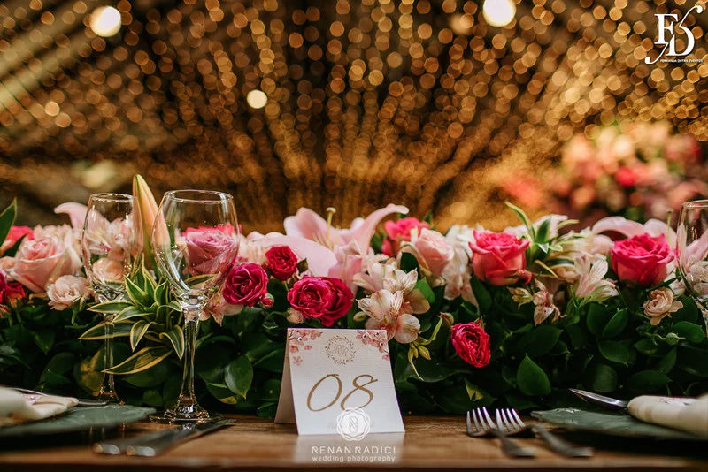 casamento diurno realizado em porto alegre rs no alto da capela por life eventos especiais cerimonialista wedding planner especializada em casamentos de alto padrão em porto alegre decoração boho chic botânica em tons de nude rosa e verde por life eventos especiais